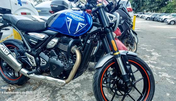 TRIUMPH SPEED 400 
